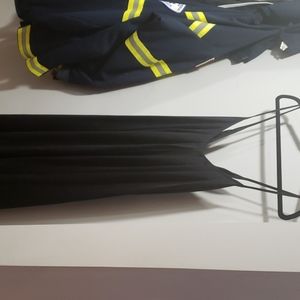 Gap Black V-neck dress with pockets